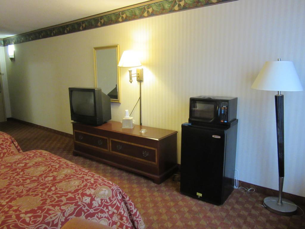 ممفيس Governor'S Inn & Suites الغرفة الصورة