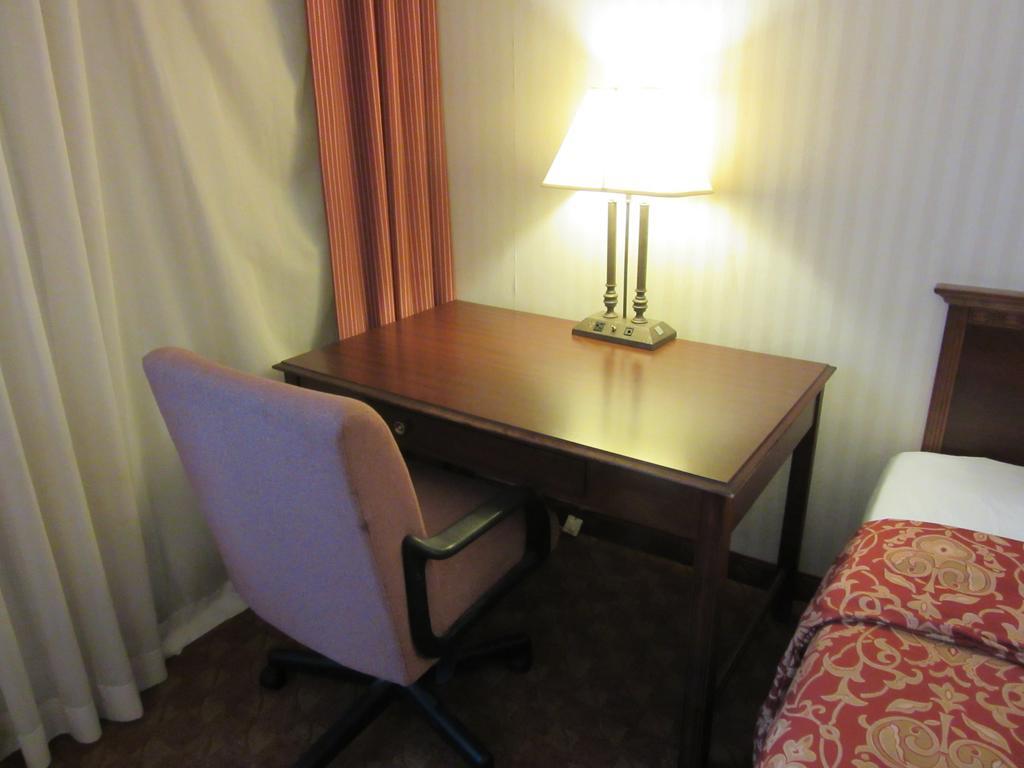 ممفيس Governor'S Inn & Suites الغرفة الصورة